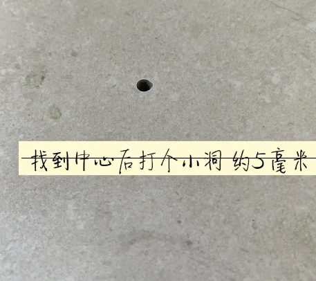 文成瓷砖空鼓维修公司专业解答在瓷砖铺贴过程中，如果砂料搅拌不均匀，将会带来以下问题